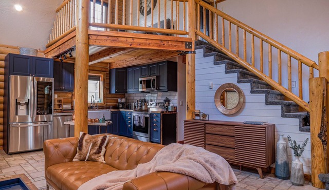 Luxury Cabin at Mirror Lake Retreat