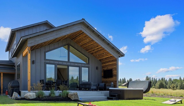 Luxury Cabin by Roslyn Ridge