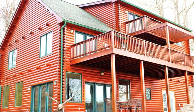 Luxury Cabin for 23, Million Dollar View Lake Estate, Book Now for Summer & Fall