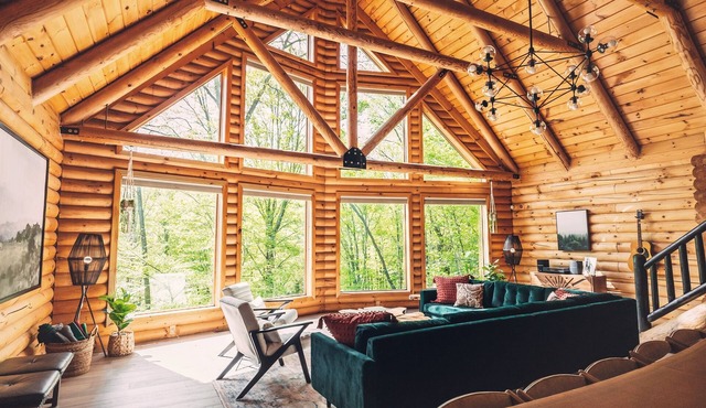 Luxury cabin, hot tub, pool, fire pit, sleeps 20