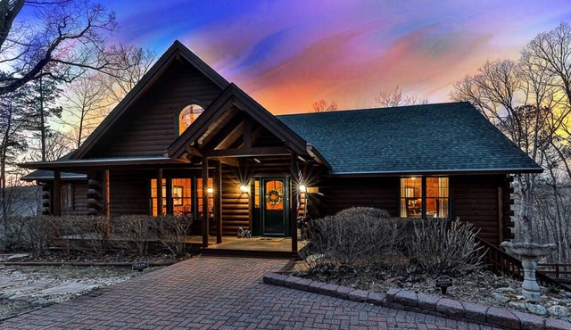 Luxury Cabin*Hot Tub*King Beds