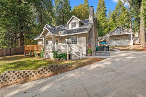 Luxury Cabin in Budget-Hot Tub -Apple Hills-Tahoe