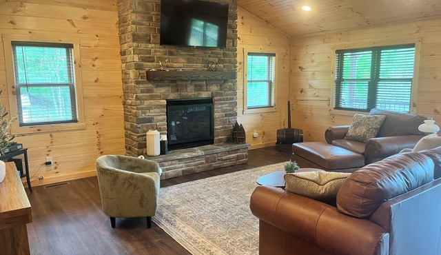 Luxury Cabin Near Piedmont Lake - Fire Pit- Sleeps 4 Fishing Retreat