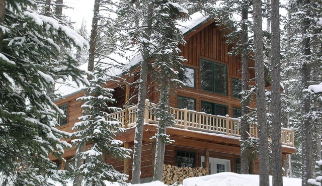 Luxury Cabin Near Yellowstone