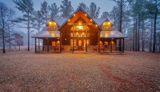 Luxury Cabin on Fishing Pond Near Broken Bow Lake | Sleeps 14