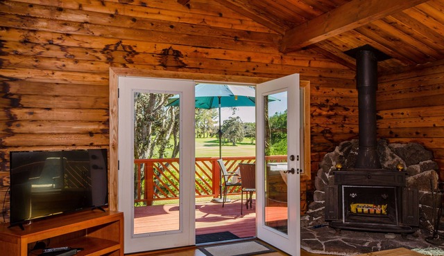 Luxury Cabin on Golf Course 5 Minutes to Nat'l Park.