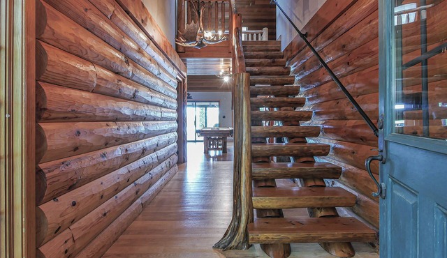 Luxury Cabin on the River!