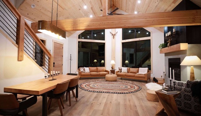 Luxury Cabin w/ Sauna|Near Zion & Bryce|Sleeps 13