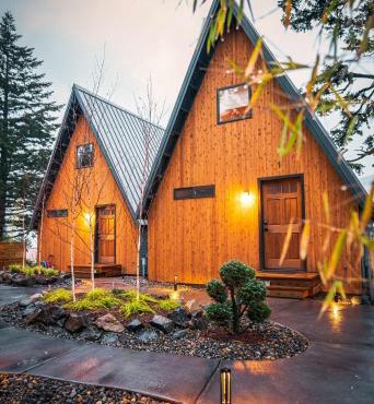 Luxury Cabin with Outdoor Tub ArtBliss III