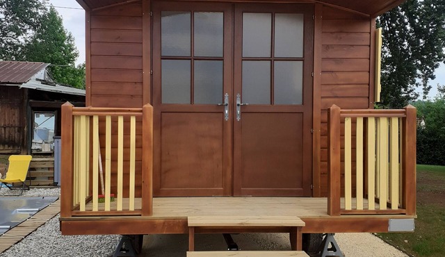 Luxury caravan for six people - private swimming pool!