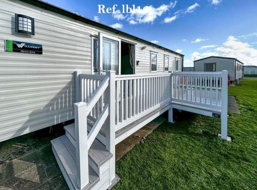 Luxury caravan - Parkdean Resort Camber Sands - sleeps 8 - Pet Friendly - lbl12