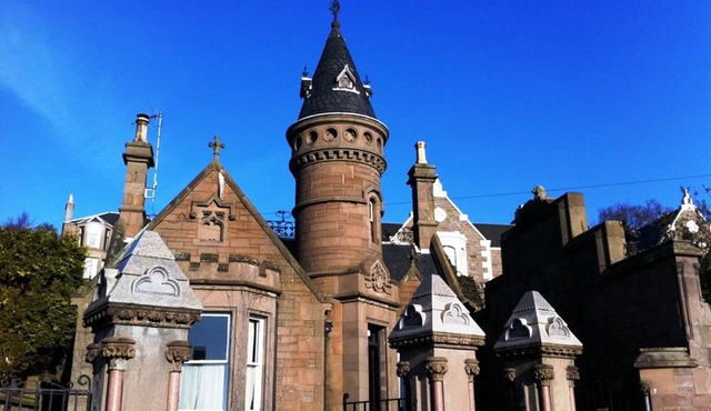 Luxury Carbet Lodge in the Heart of Broughty Ferry with Garden