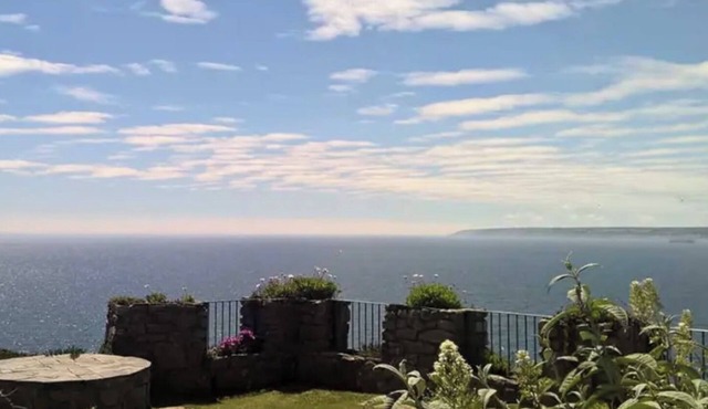 Luxury castle apartment on the Cornish south coast with epic sea views.