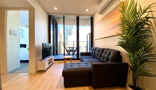 Luxury CBD Beach Vibes-Queen Bed-Gym-BBQ