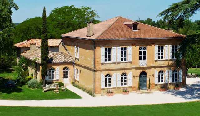 Luxury Château in Gascony - 7 Ensuite Bedrooms, Air Conditioning & Heated Pool