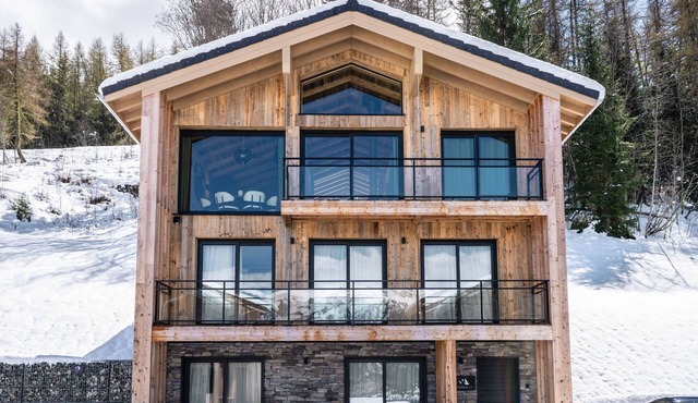 Luxury chalet in La Plagne with SPA, direct access to slopes