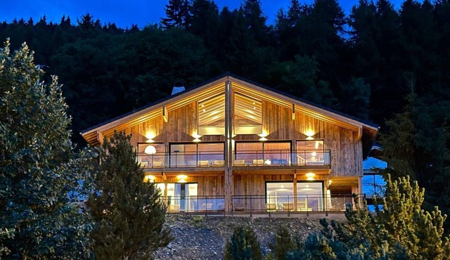 Luxury chalet with jacuzzi, sauna, 8 br, La Plagne Montalbert