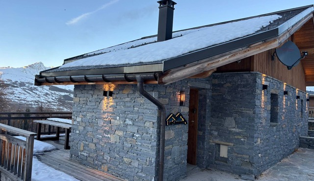 Luxury chalet (10p) 5 bedrooms, 3 bathrooms, sauna & hammam. In the centre of Vallandry, with a beautiful view