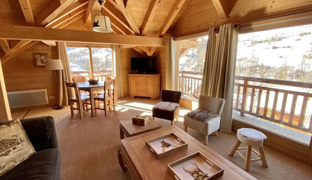 Luxury chalet 160 m2 for 10 people, shuttle bus at 50m, 3mn from the lifts