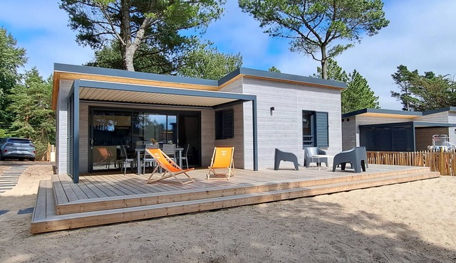 Luxury Chalet in Jullouville - 6 Guests - Heated Pool - WiFi - Near Beach and Shops