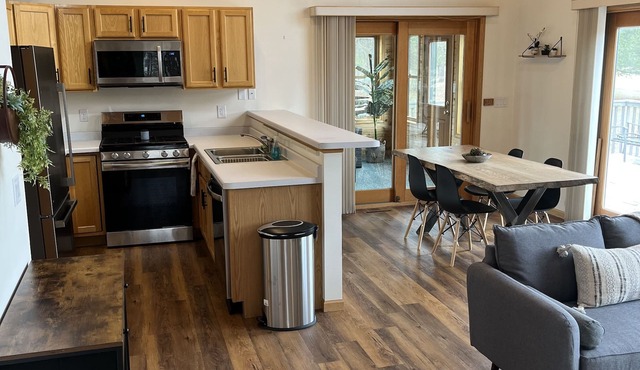 Luxury Chalet on the Pines Golf Course!