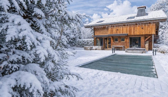 Luxury Chalet Pool & Jacuzzi near Megeve, Cordon, France