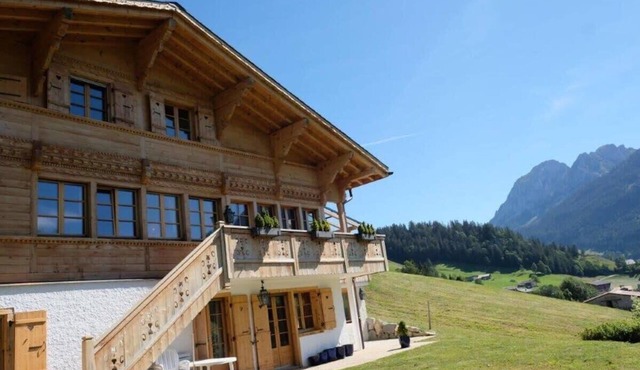 Luxury Chalet with Spa and stunning views !
