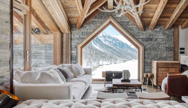 Luxury chalet with pool, sauna, hammam, cinema, and game room