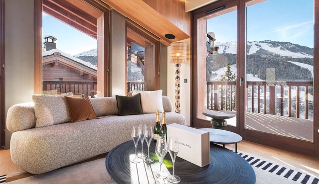 Luxury chalet with jacuzzi and panoramic views in Courchevel 1650