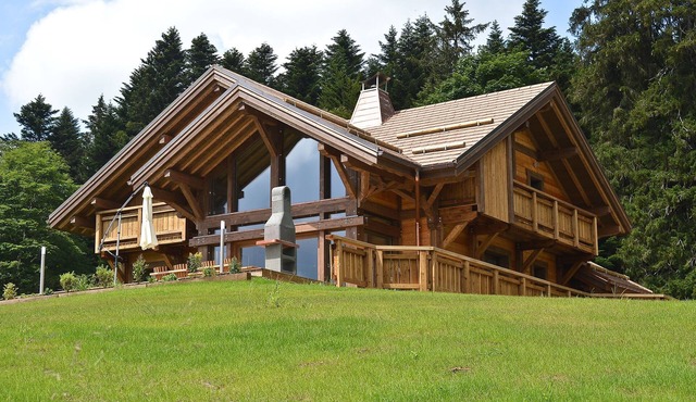 luxury chalet with sauna and jacuzzi