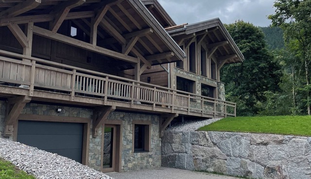 Luxury chalet with SPA area and 90 m2 room for family celebrations,