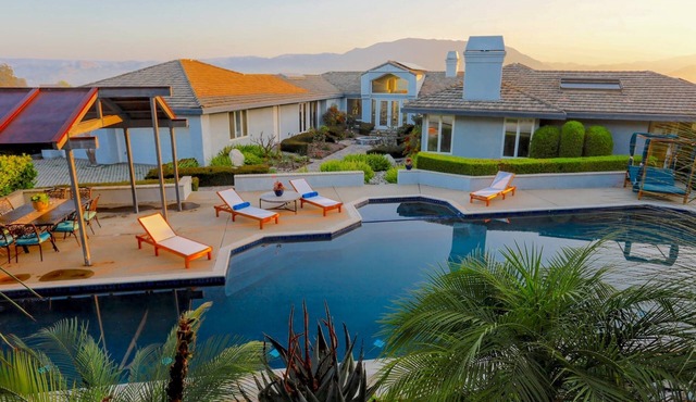 Luxury Chateau - epic saltwater lap pool, wine+beach+retreat