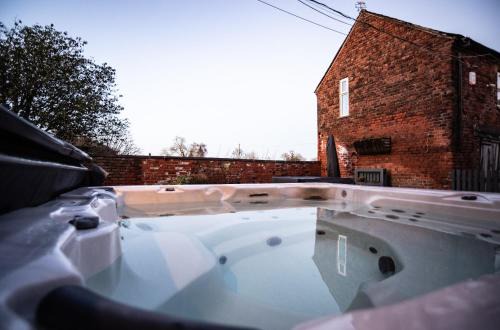 Luxury Cheshire Farmhouse Sleeps 12+