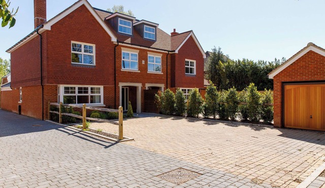 Luxury Chichester Home for 12