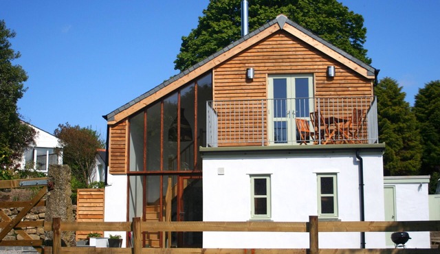 Luxury child and baby friendly rural retreat. Close to Porthleven and St Ives