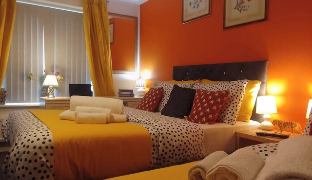 Luxury City Apartment with 4 Bedrooms