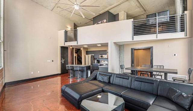 Luxury City Loft w/Breathtaking Mountain Views in Golden Triangle Art District