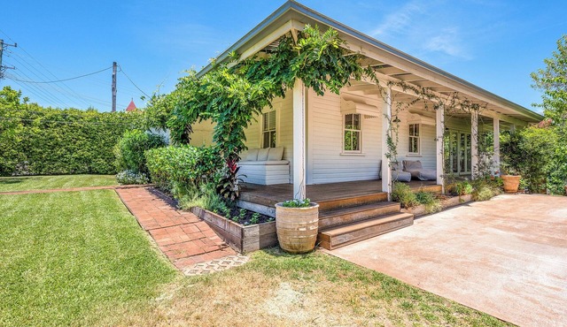 Luxury Clunes Cottage | Hot Tub | Pet Friendly