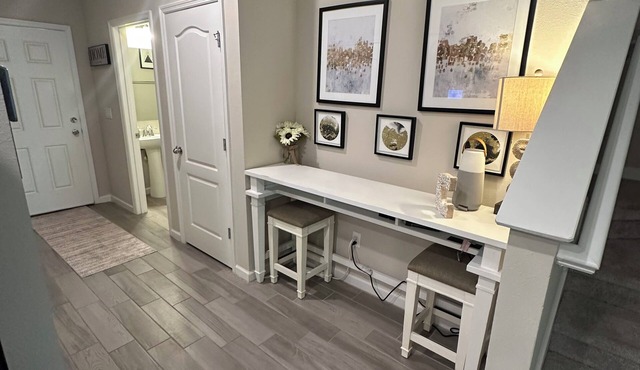Luxury Coastal Retreat Minutes to Jax Beach, Mayo Clinic & St. Johns Town Center