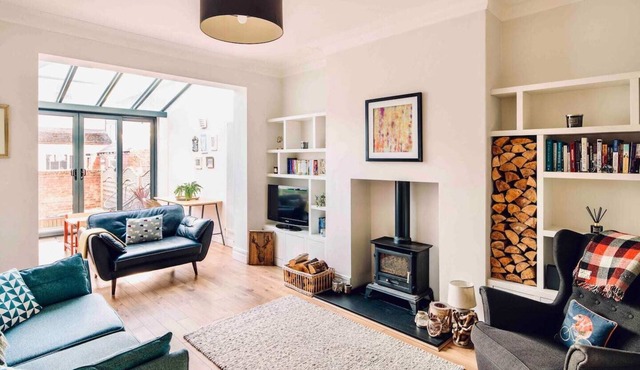 Luxury Coastal Retreat In Whitley Bay - Sleeps 9