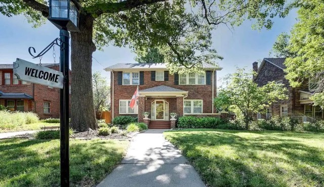 Luxury Colonial Home, Huge Kitchen, EV Charger!