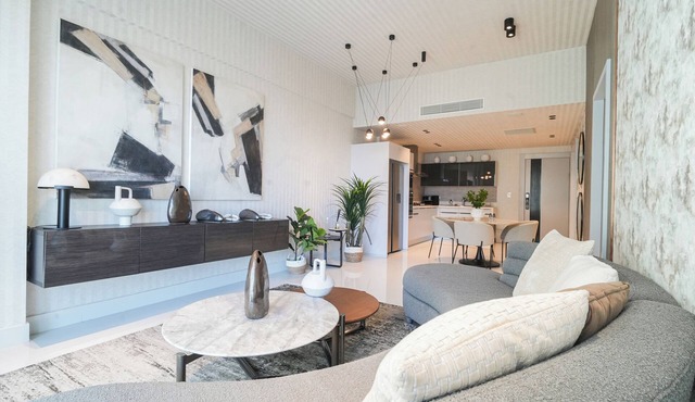 Luxury, comfort and perfect location - 1 bedroom with swimming pool and jacuzzi