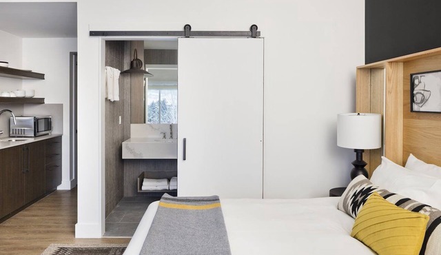 Luxury Comfort at Gravity Haus Jackson Hole! King + Sofa, 3 Units