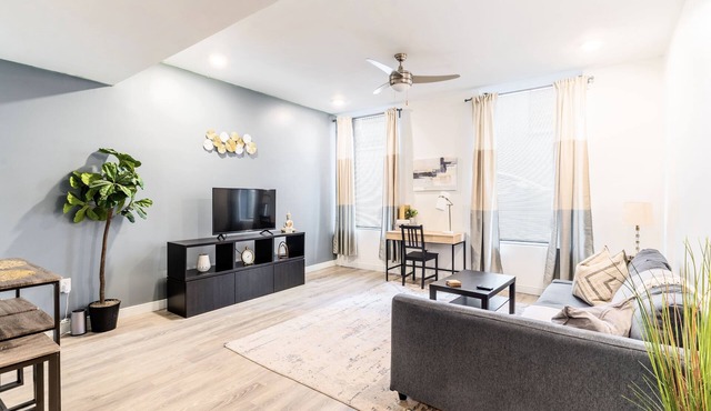 ★Luxury & Comfort steps from VCU & Convention Center!