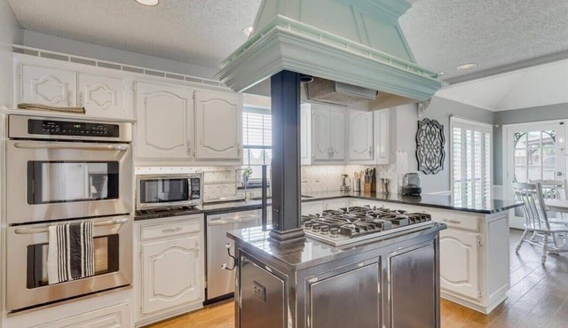 Luxury & Comfy 5min to Lake, Game Room, Pool&Spa
