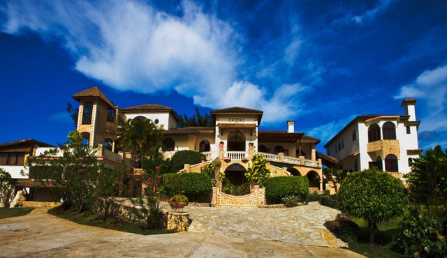 Luxury, Concierge, Chef, Boat, Spa, 10 BR!