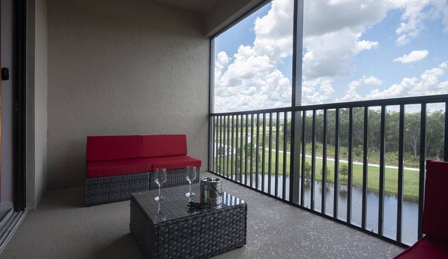 Luxury condo - 2 Bed/2 Bath on the fourth floor, what a view!