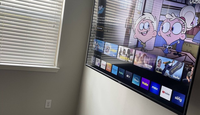 Luxury condo 2bedroom/2full baths . 15 minutes from Atlanta airport. Fast food