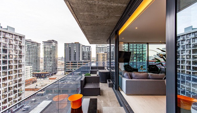 Luxury condo all furnished in the heart of Montreal