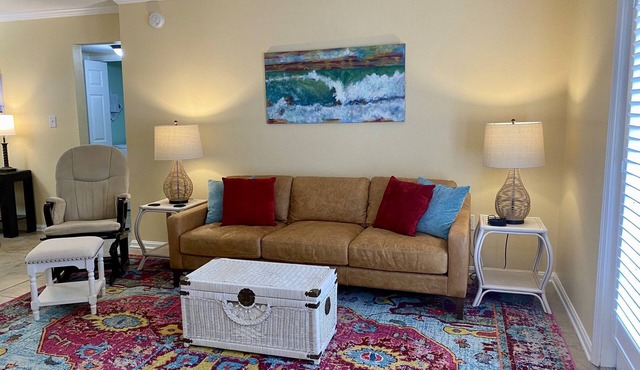 Luxury Condo at Colony Club